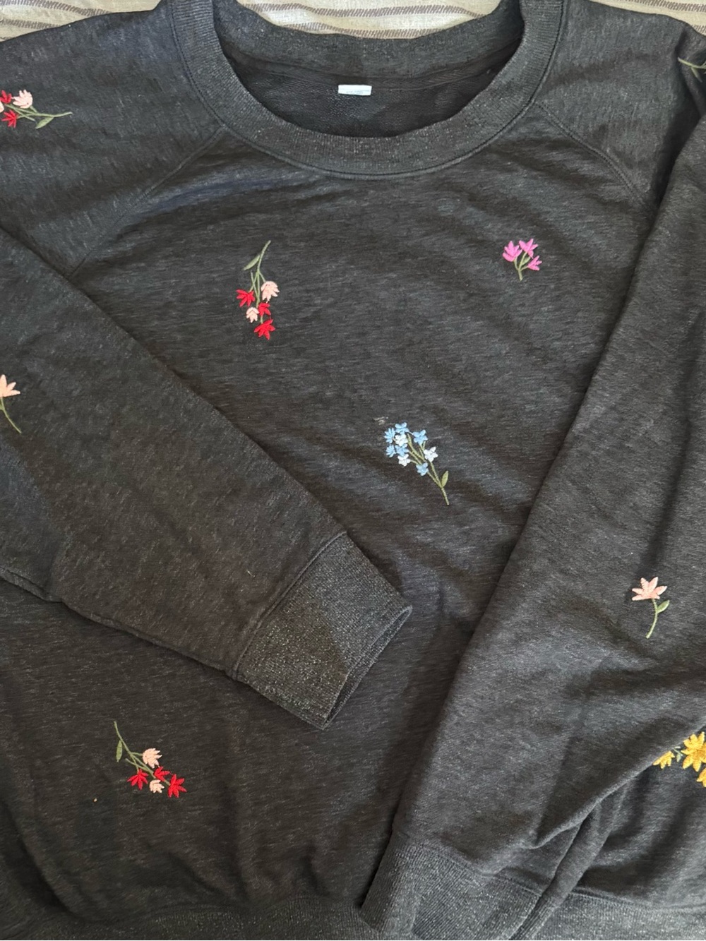 Old Navy Light Heather Gray Cozy Crew Sweatshirt with Pink Star Accent